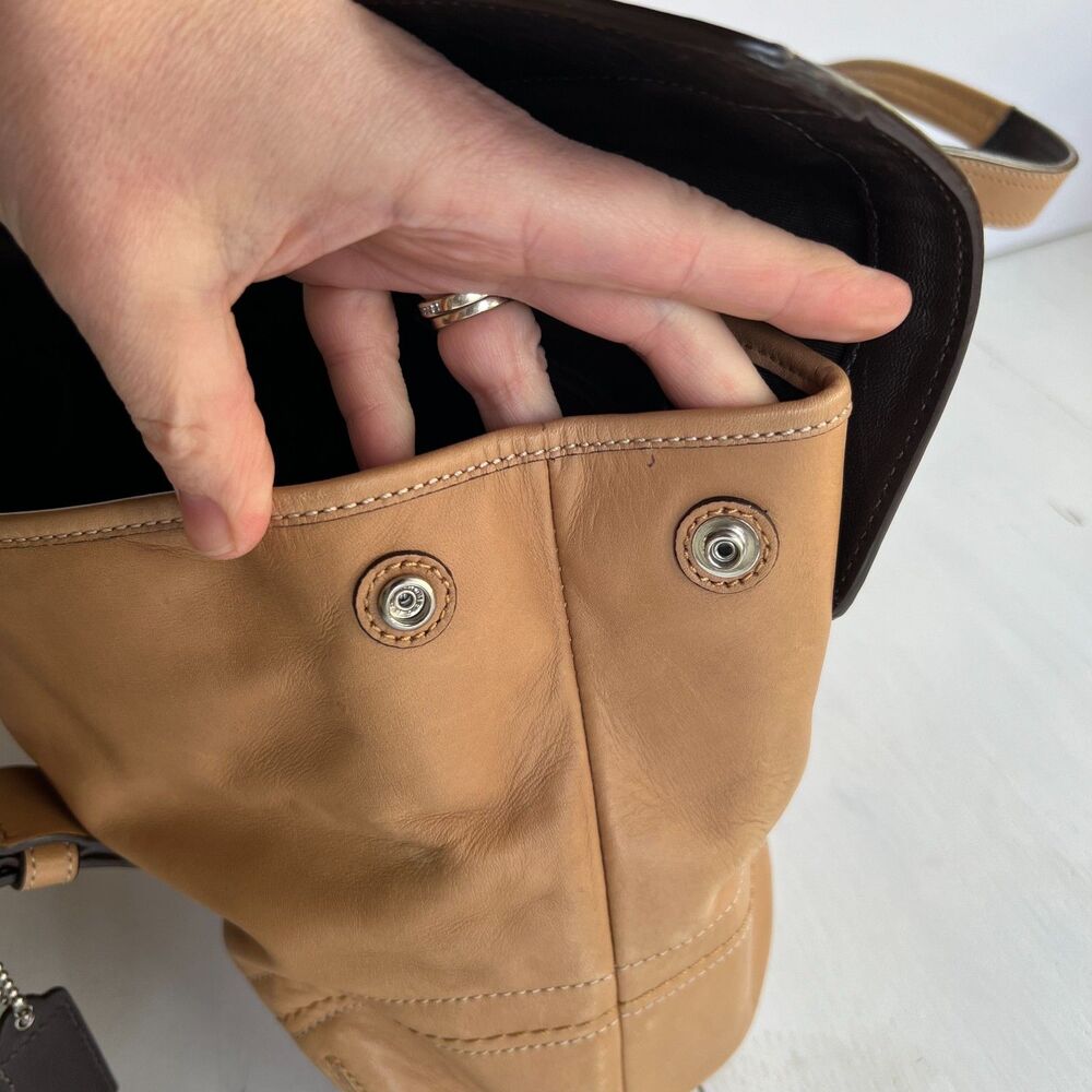 •Vintage• Coach Y2K Soho Hampton Flap F12304 Leather Satchel Bag in British Tan - Picture 8 of 15